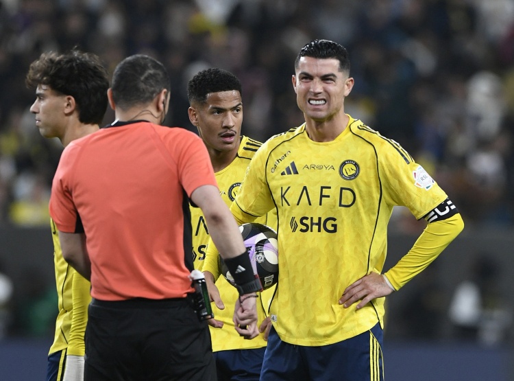 2026世界杯赛程-希勒评C罗罢赛：日薪超40万镑却喊着不上班，这感觉一定非常爽