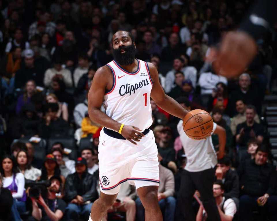 2026世界杯举办地-冲进前十！小卡伤停快船加时险胜猛龙 哈登31+10连中关键球